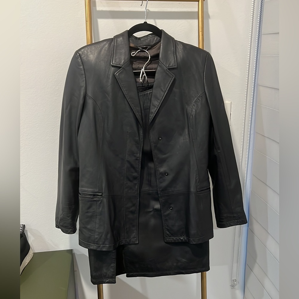 Versace Classic V2 leather blazer jacket and midi skirt 2 piece suit 40 & 42 IT